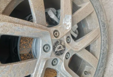 車輪轂里面圓盤生銹怎么辦？